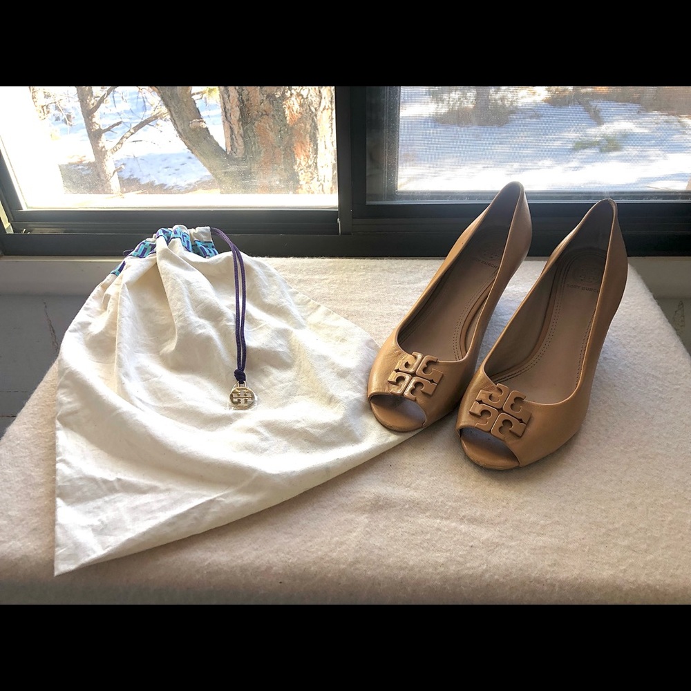 Tory Burch Sally Peep Toe, Tan 7.5